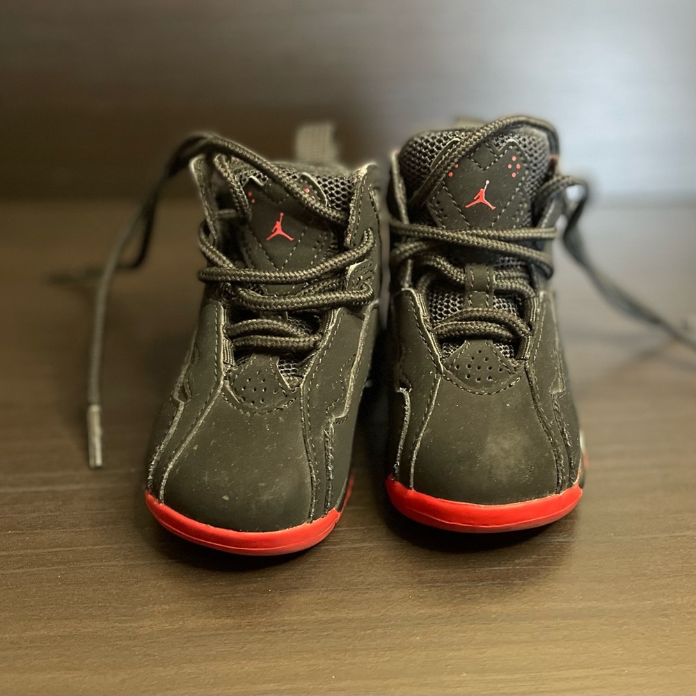 Jordan true flight (size 4C)